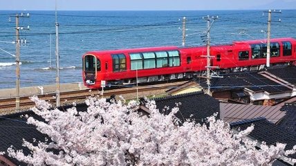 Потрясающие экскурсии по западному побережью Японии на панорамном поезде (Фото) 