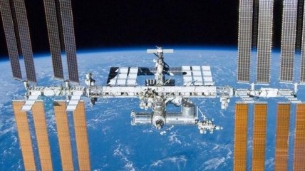 "Встали с колен". Российских астронавтов осмеяли за новый конфуз на МКС