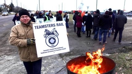 В провинции Канады из-за забастовки железнодорожников возник дефицит топлива