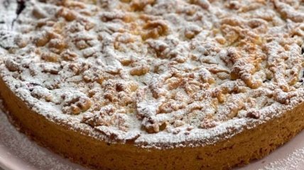 Победительница "МастерШеф-2" поделилась очень простым рецептом вкусного тертого пирога с яблоками