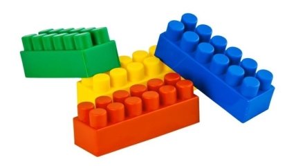 Элизабет Бэнкс и Морган Фриман озвучат персонажей из Lego