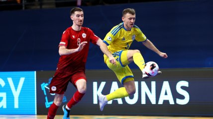 Денис Неведров в матче против Украины