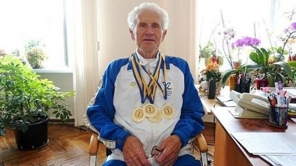Три рекорда установил 85-летний пловец из Житомира