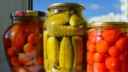 Чем опасны консервированные продукты