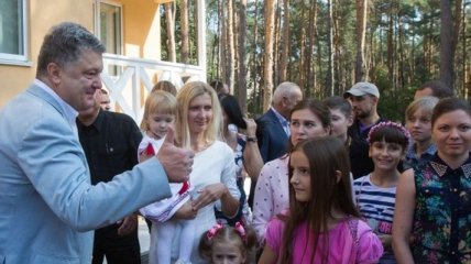 Порошенко проинспектировал новое жилье для военных СБУ - участников АТО
