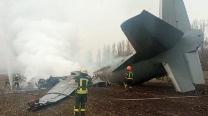 Самолет ВСУ Украины загорелся после падения