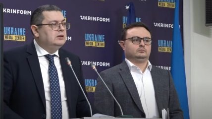 Нардепи Олександр Мережко (зліва) і Арсеній Пушкаренко