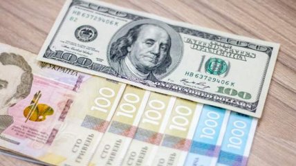 Курс доллара в Украине может немного изменится