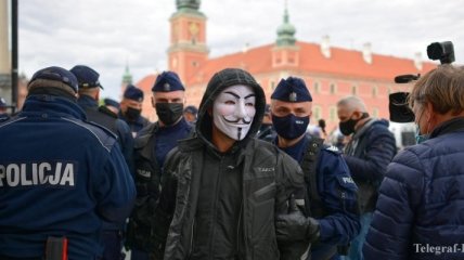 В Польше полиция жестко разогнала протестующих: задержали почти 400 человек