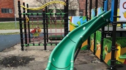 В Одессе загорелась детская площадка