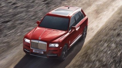 Rolls-Royce представил первый в своей истории кроссовер (Видео)