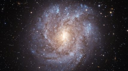 Ученые впервые доказали поглощение одной галактики другой 