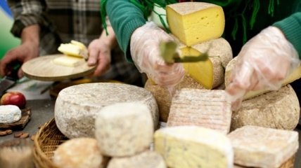 Казахстан ввел запрет на ввоз и реализацию украинского сыра