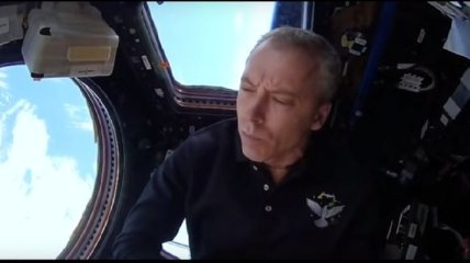 Астронавт NASA в космосе снял клип для канадской рок-группы (Видео)