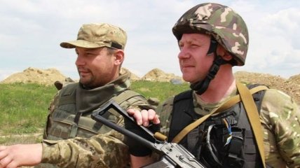 Лысенко: На Донбассе террористы расторгают контракты из-за невыплаты зарплаты