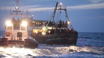 Береговая охрана Италии спасла более 2 тыс беженцев
