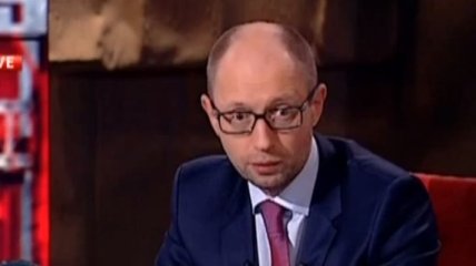 Яценюк: Введение визового режима с РФ ничего не дает