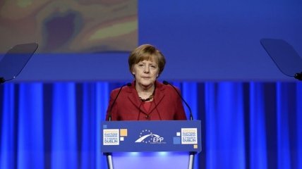 Меркель заявила Путину, что референдум в Крыму противоречит Конституции