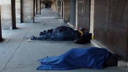 В Париже впервые в истории пересчитали бездомных