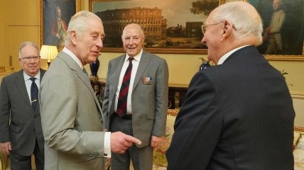 Чарльз ІІІ зустрівся з британськими ветеранами