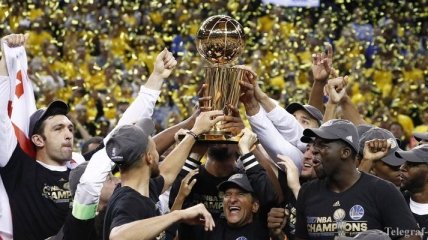 НБА: чемпионы одержали победу в Китае