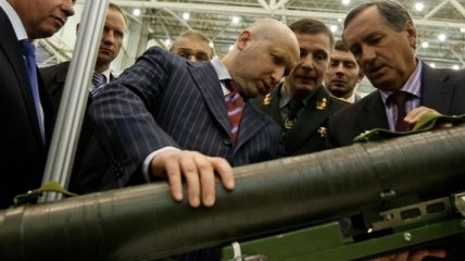 Турчинов хочет, чтобы украинское оружие превзошло российское