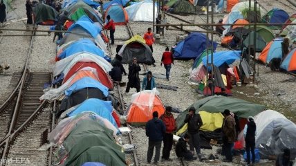 Греция ускорит создание центров по приему беженцев