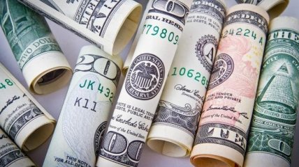 Сколько стоит доллар в обменниках Украины