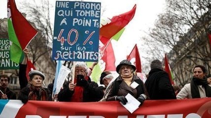 Протесты во Франции: Демонстранты заблокировали несколько НПЗ