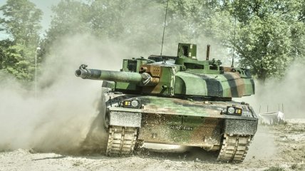 Французский танк Leclerc в работе