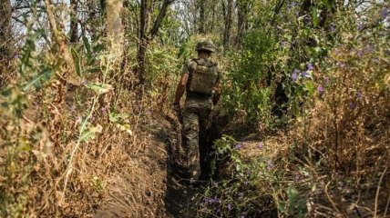 Боевики 13 раз нарушили "режим тишины", один украинский воин погиб