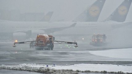 Непогода усложняет работу аэропорта во Франкфурте