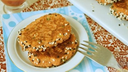 Рецепт дня: лососевые котлеты с брокколи и картофелем