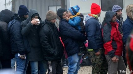 Греция ускорит строительство регистрационных центров для беженцев