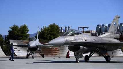 Греция имеет много старых F-16 Block-30
