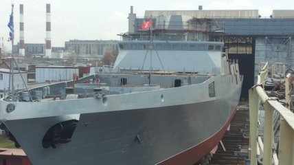 Россия оснастила два фрегата ослепительными приборами