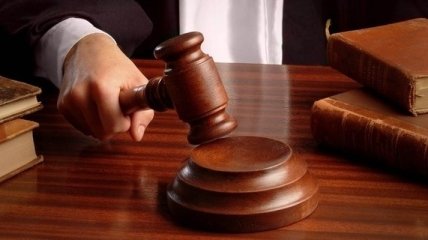 Суд разрешил экс-депутату Крючкову снять браслет
