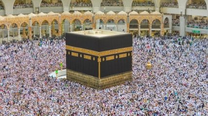 Угроза вируса: Саудовская Аравия запретит паломничество к святыням Медины и Мекки