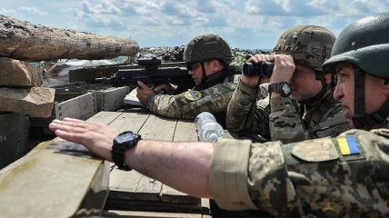 Обострение ситуации в районе ООС: ранены двое украинских военных