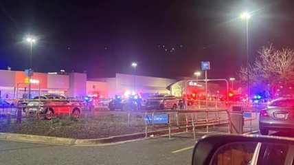 Возле чесапикского Walmart-a собралось немало полиции