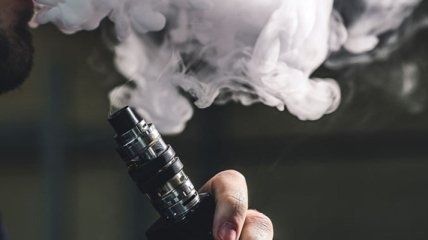Вейпы и электронные сигареты в Украине приравняли к обычным табачным изделиям: что изменится