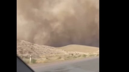 Отголоски засухи? Россию и Узбекистан накрыло мощнейшими пылевыми бурями (видео)