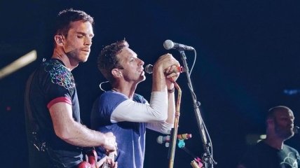 Coldplay презентовали новую песню "Daddy" и клип на нее (Видео)