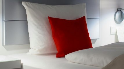 Як правильно доглядати за подушкою