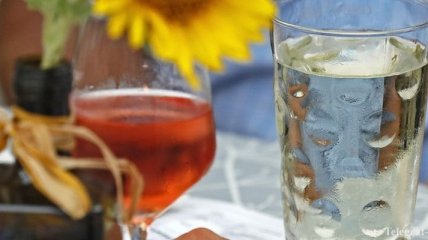 Совет на майские праздники от Супрун: алкоголь следует запивать водой