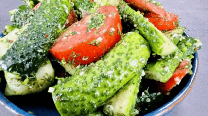 Малосольні овочі в пакеті