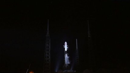 Ракета SpaceX успешно запустила спутник на орбиту (Видео)