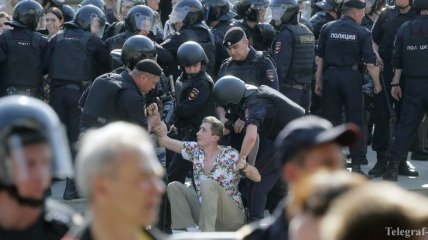 "Он нам не царь": в России почти 1600 задержанных