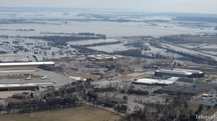 Наводнение в США: в Небраске затоплена военная авиабаза