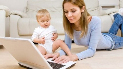 После родов женщины сидят значительно дольше в Интернете 